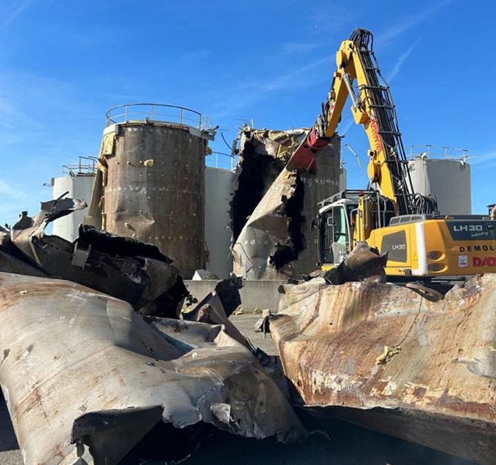 Démantèlement de cuves au port de Marseille